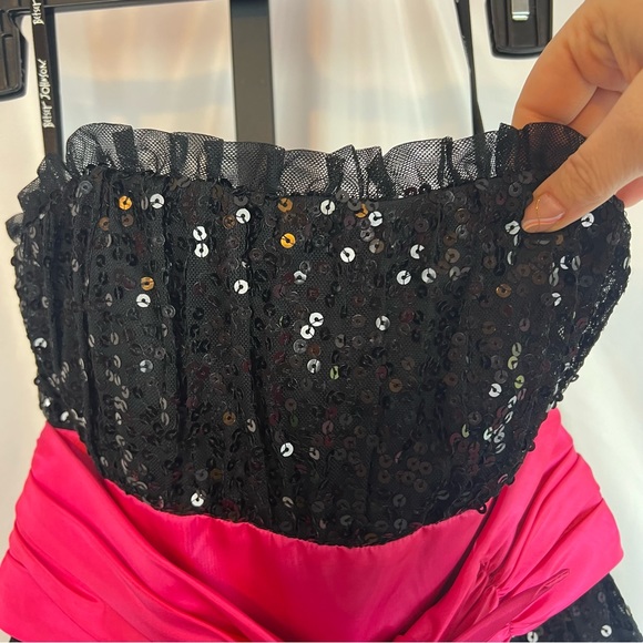 Betsey Johnson Y2K Black and Pink Sequin Party Dress, size 4 - Picture 6 of 9